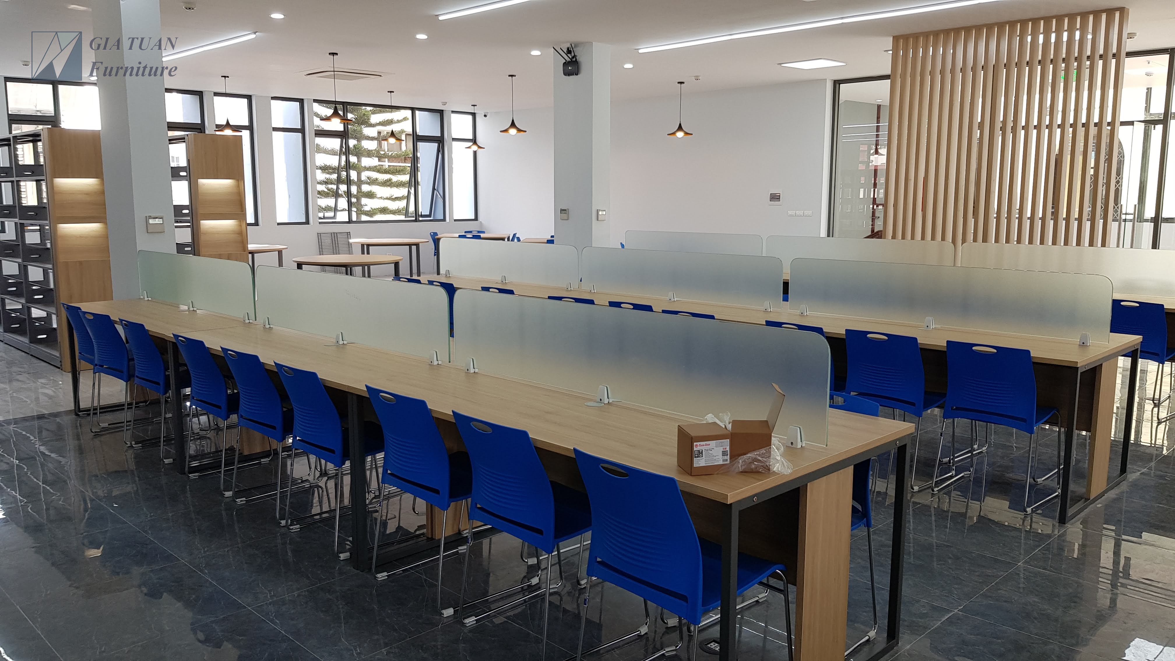 Khu tự học ghế xanh có vách ngăn